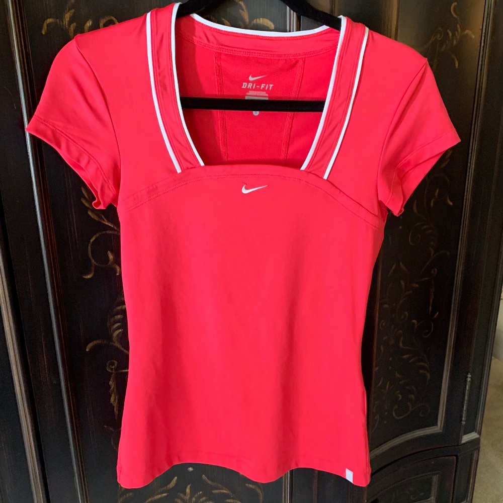 Nike Dri-Fit tennis top size Small